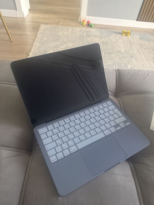 MacBook Neo 8/512 gb новый