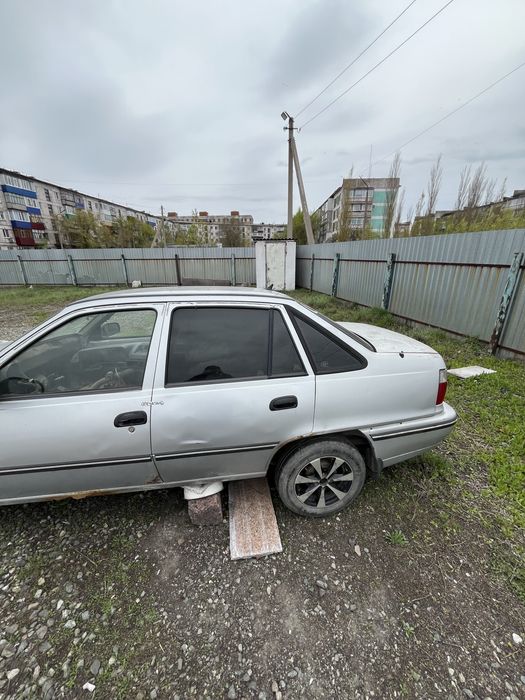 Продам daewoo neksia на запчасти