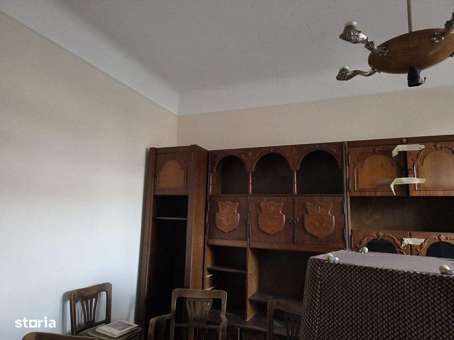 Casa de vânzare în zona Dedeman