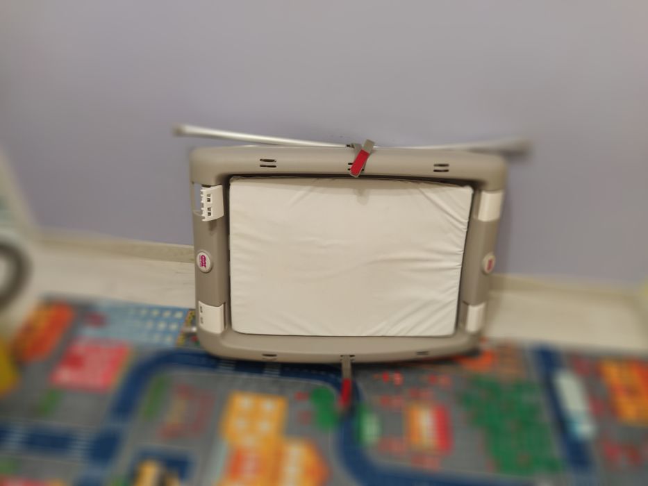 Ваничка със стойка и матраче за повиване