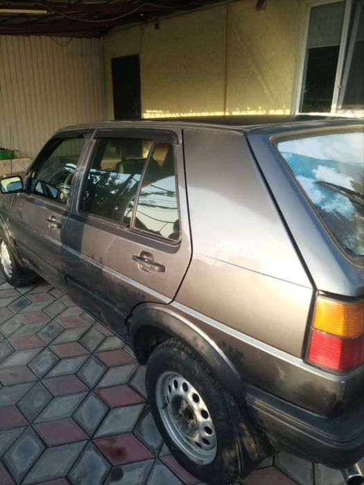 Продам машину Гольф 2