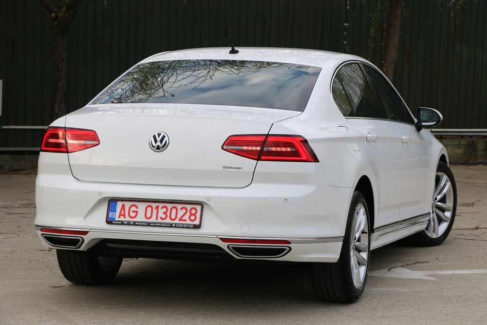 VW Passat B8 R-Line Limuzin~2,0 150 CP fără adblue~DSG~Fab 2017~Full Led
