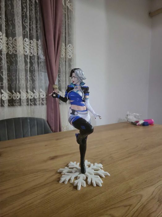 Figurina Luna Snow Marvel Rivals