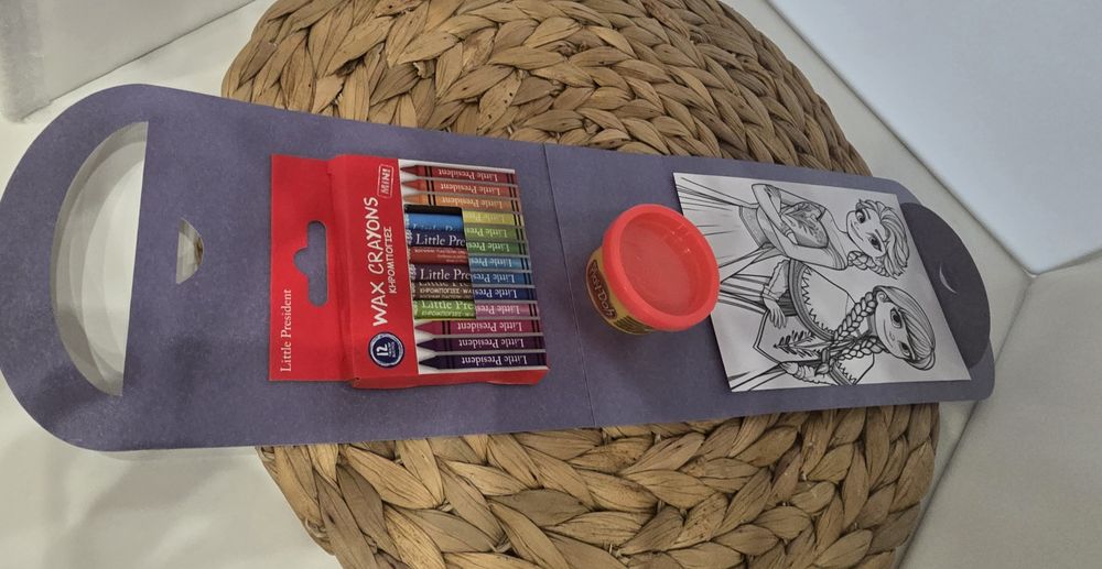 Детска подаръчна чантичка с комплект за оцветяване и игра