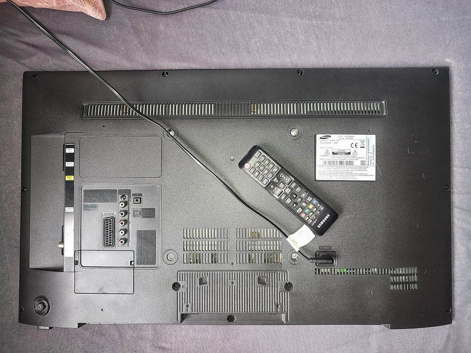 Samsung UE32F5000AW за части !