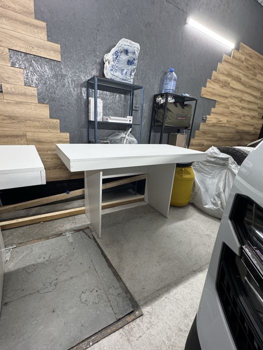 Продам 2 парты (стола)