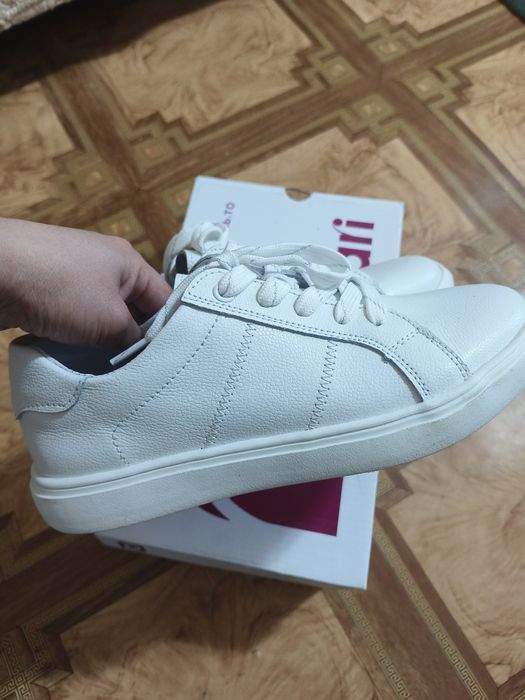 Продам срочно кеды