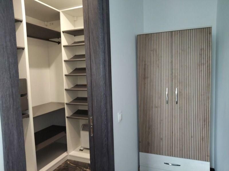 Дава се под наем Тристаен апартамент в София, Зона Б-18 - 95 кв.м за 880 € - Снимка #4