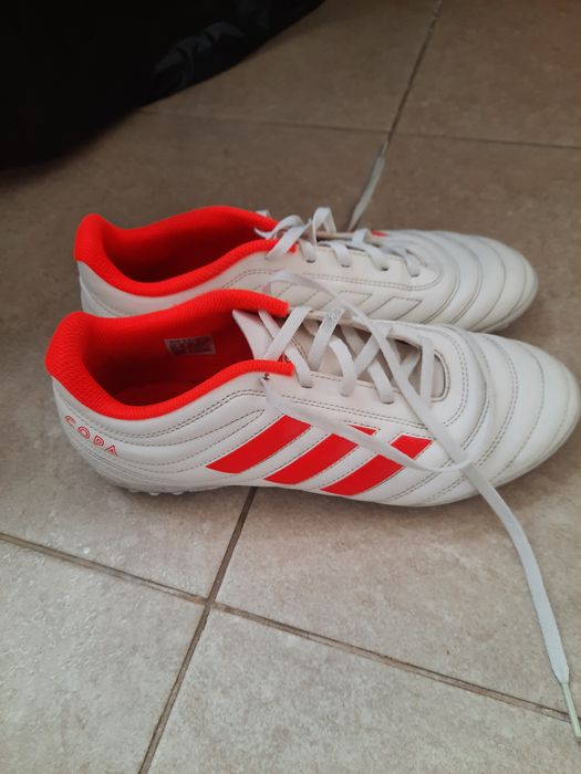 Футбольные бутцы Адидас