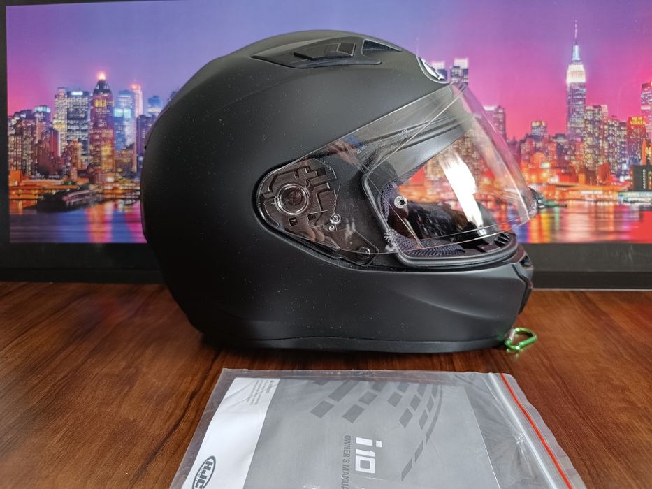 Мото шлем от бренда HJC i 10