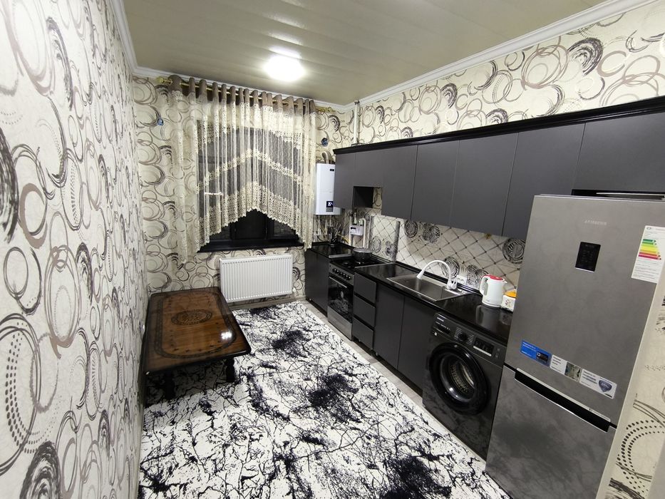 Голубой экран. 1 хоналик уй сотилади