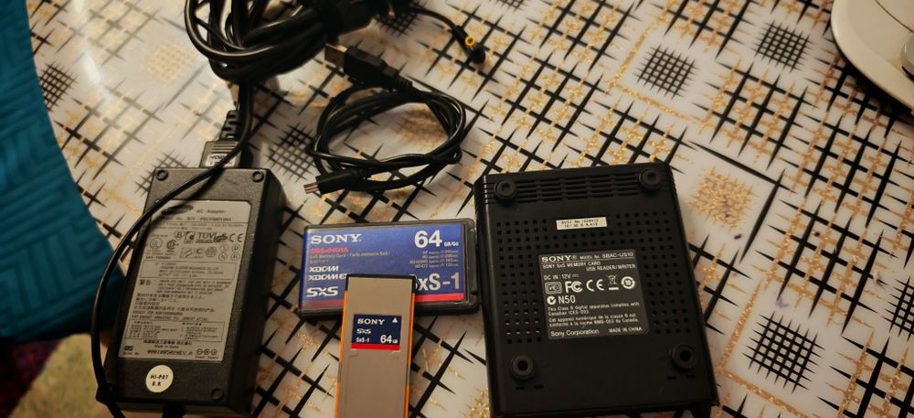 Cititor Sony SxS SBAC‑US10 + card 64 GB, testate