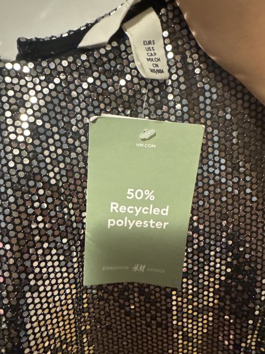 HM рокля с паети