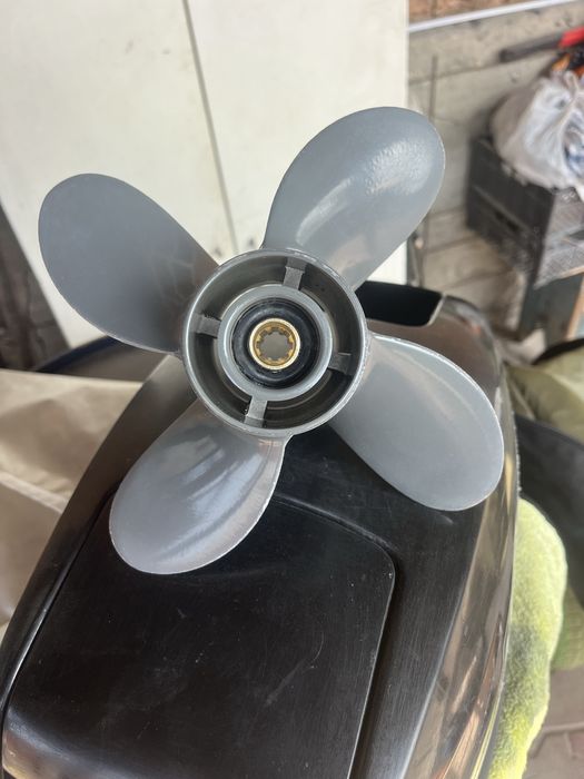 Винт для лодочного мотора