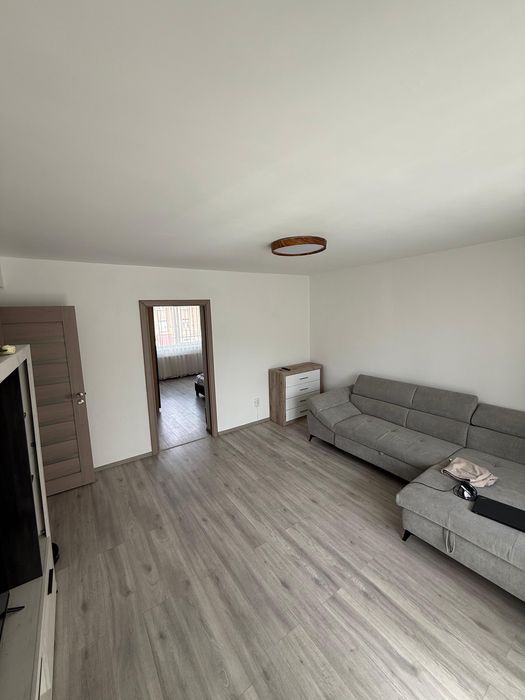 Închiriez apartament 2 camere in Brasov