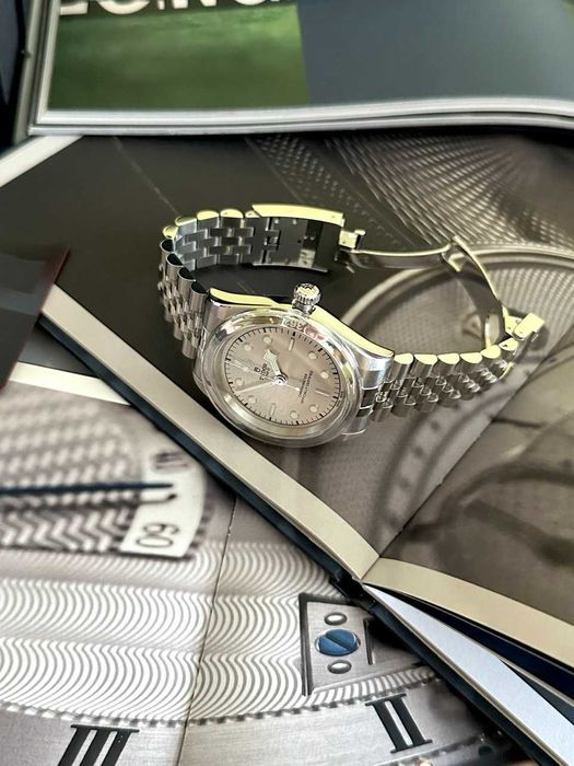 Часы Tudor black bay one, 41 mm