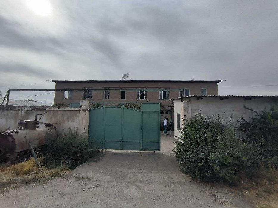 Kelesda 40 m2 bino ijaraga beriladi. Сдается 40 м2 здание в Келесе.