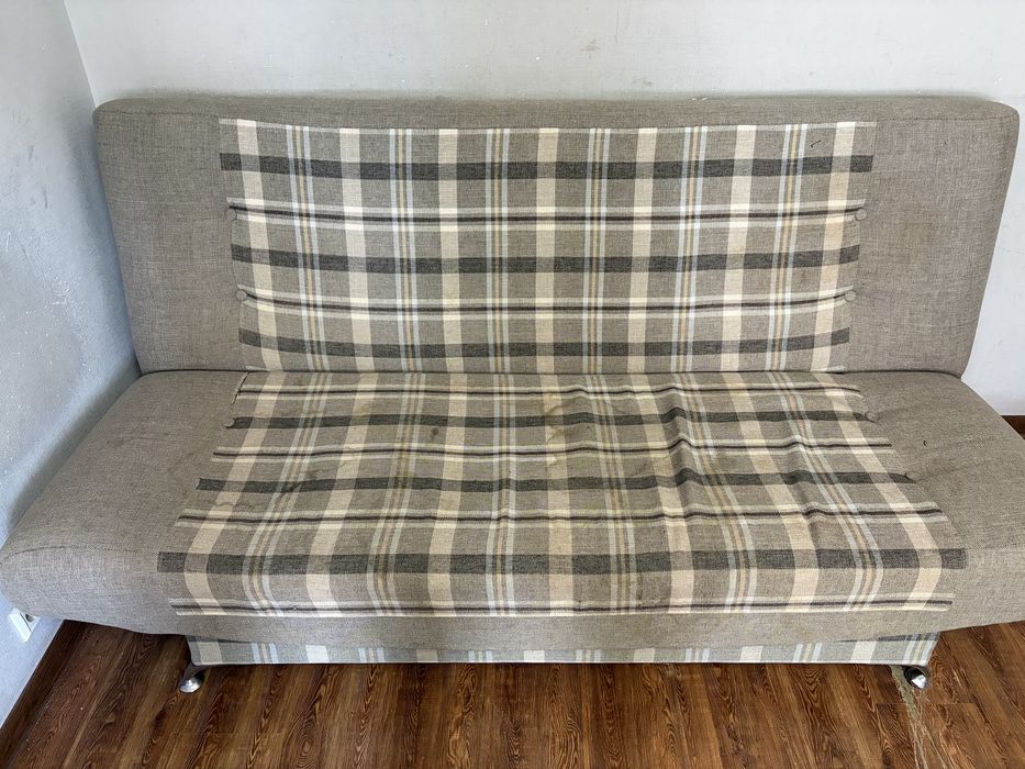 Продам диван два кресла б/у