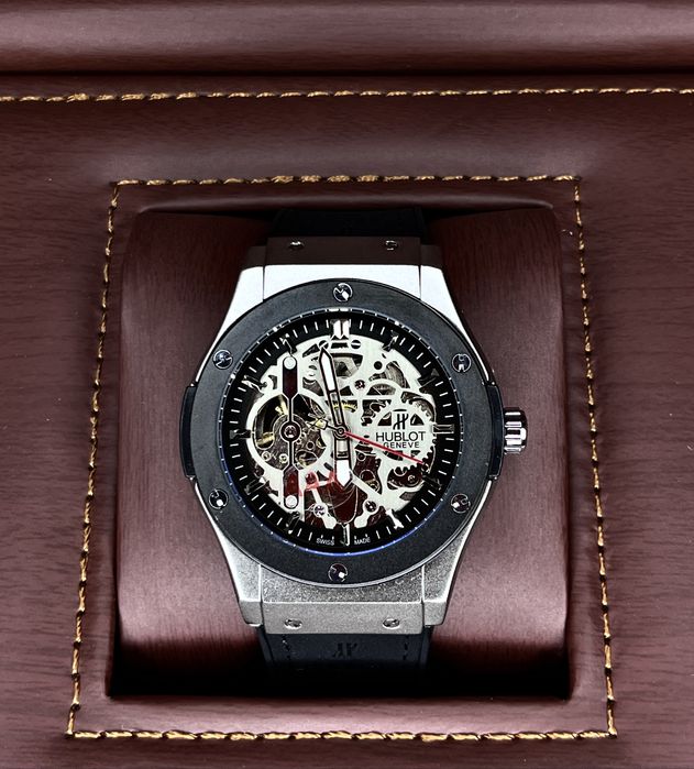 Мезанический наручные часы