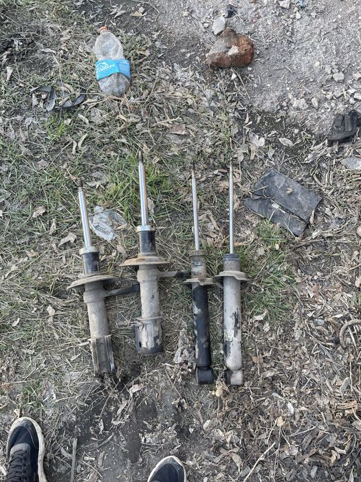 продам стойки ваз 2110