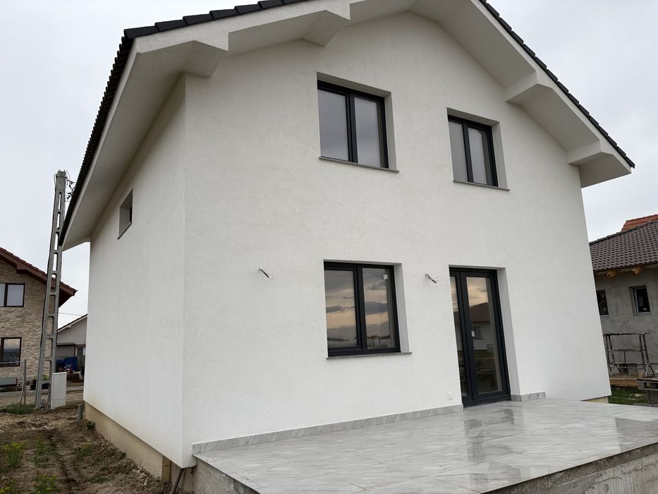 Casă modernă de vânzare  Grigorescu 2