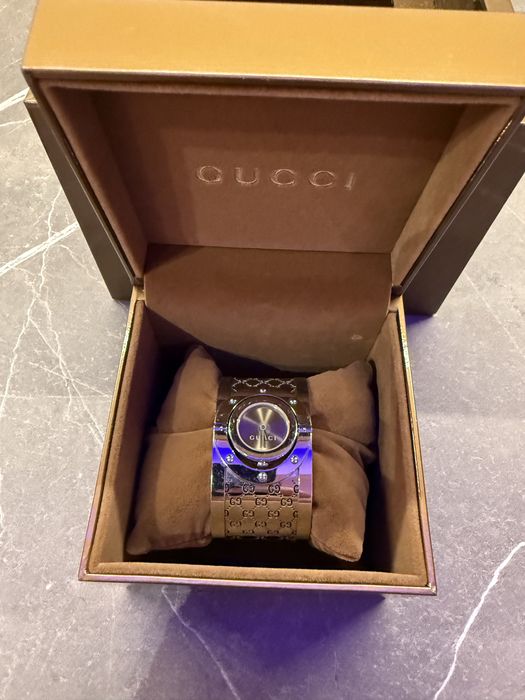 Чесовнок Гучи дамски стилен аксесоар за жени