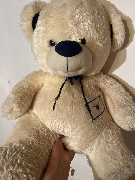 Голям плюшен мечок