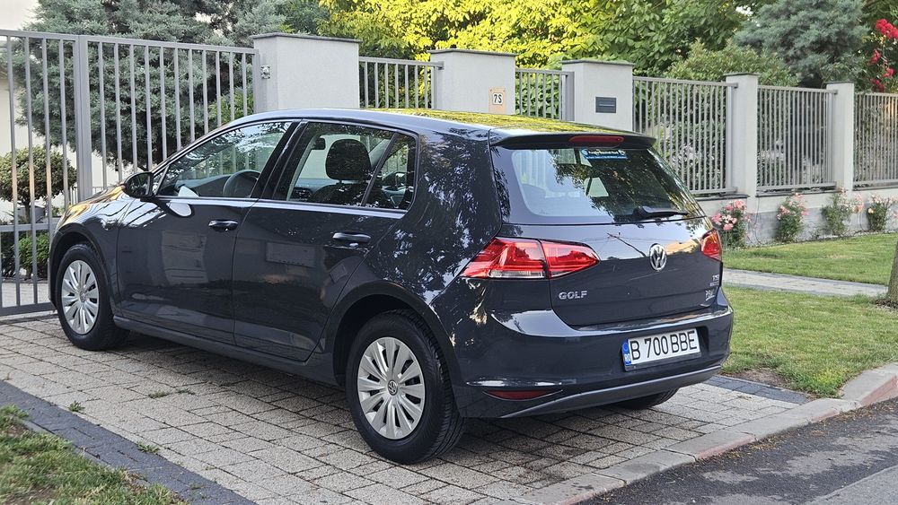 // Volkswagen Golf . An 2014 . Motor 1.2  .  Euro 5 //