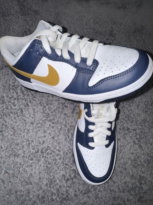 -Nike Dunk Low -