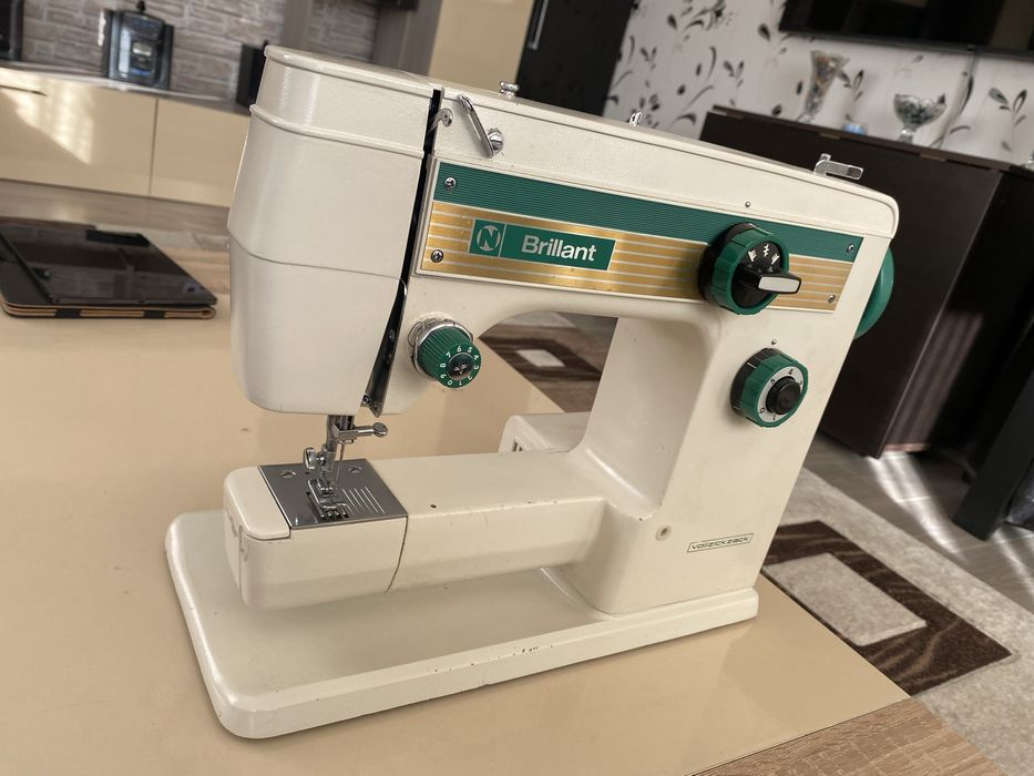 Masina de cusut Briliant germany