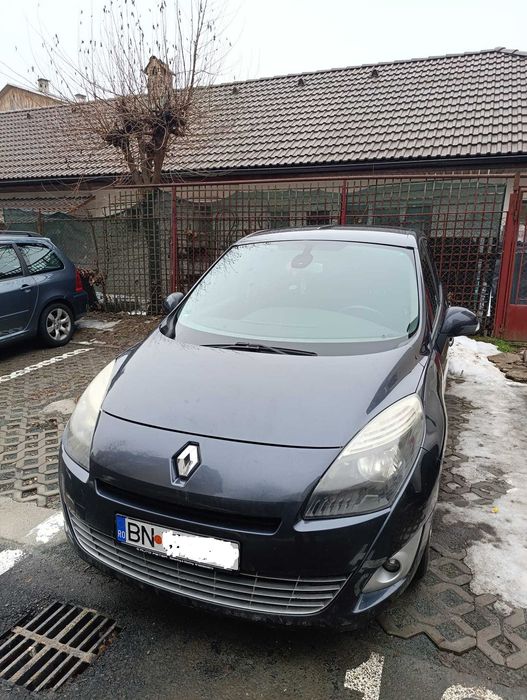 Vând Renault Scenic 1,9 D din 2009, Înmatriculat