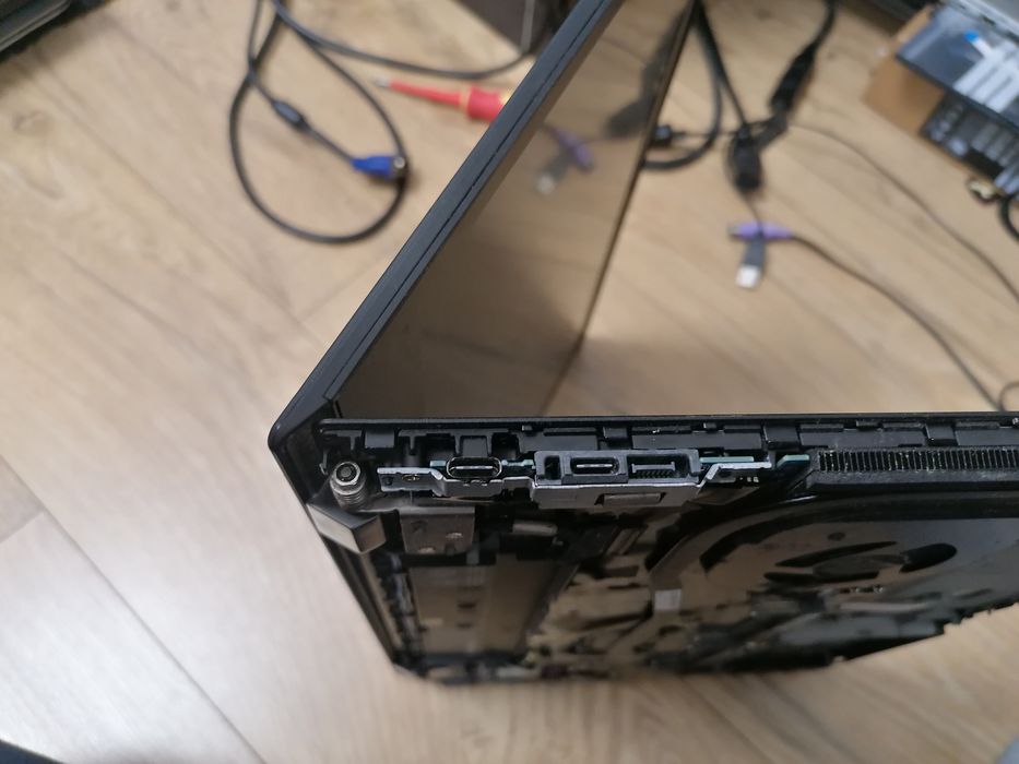 dezmenbrez laptopuri lenovo thinkpad x240  t470  t15 t490 t590