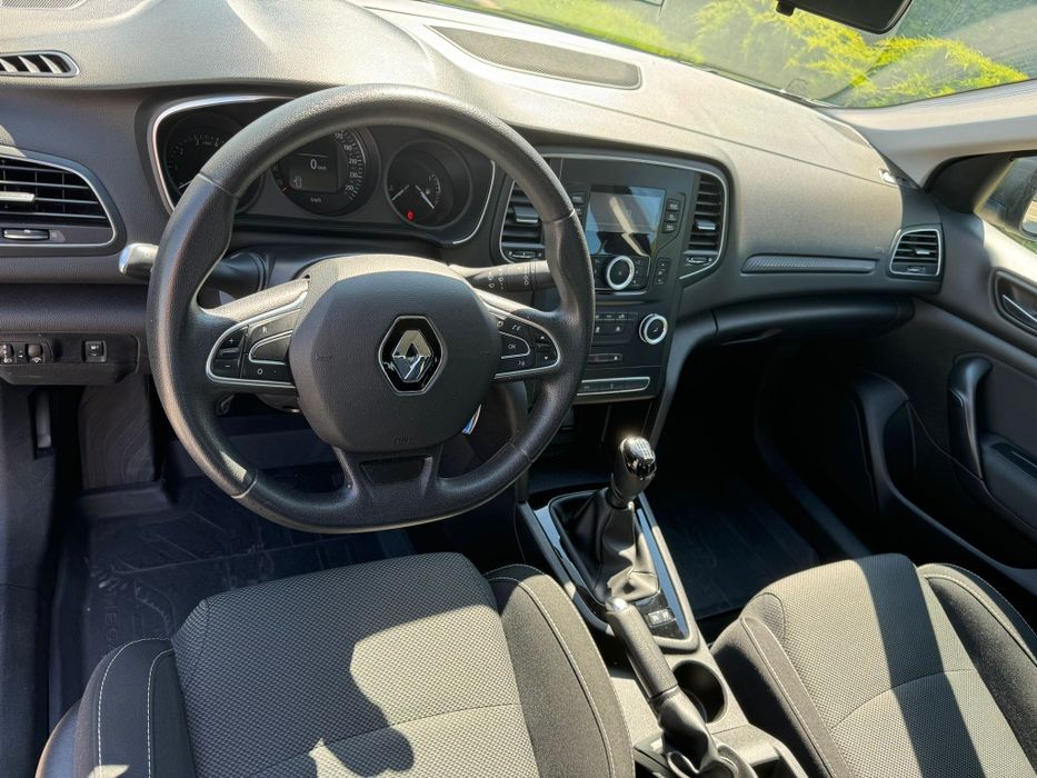 Renault megane, benzina. 10100