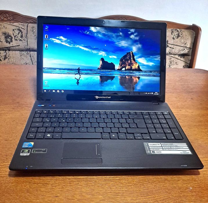 Vand laptop Packard Bell--Intel Core i5--8 GB RAM--320 GB HDD--NVIDIA