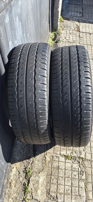 Продавам 2броя гуми за бус Laufenn в размер 225/55/16С