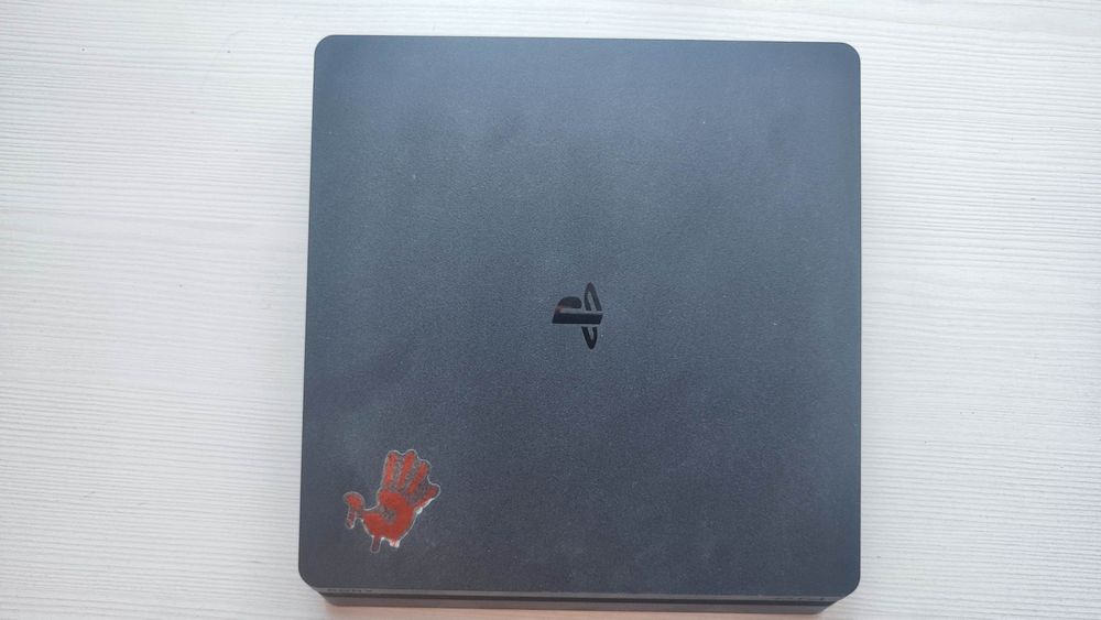 Playstation 4 slim 1 tb