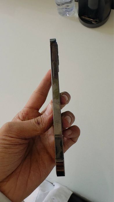 12 pro ideal holatda ochilmaga