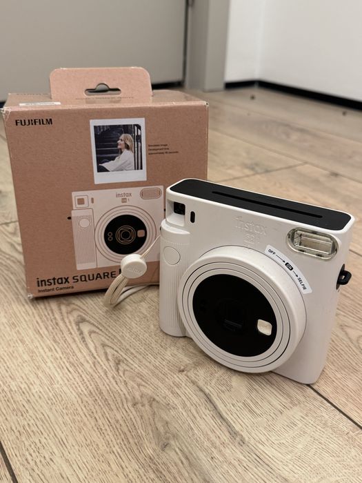 Продам камеру instax SQ1