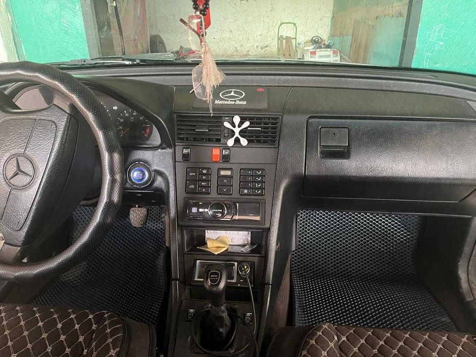 Продаётся Мерседес С200