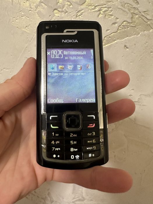 Продам Nokia 72.