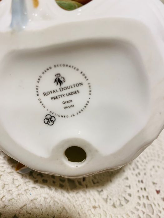 порцеланова статуетка