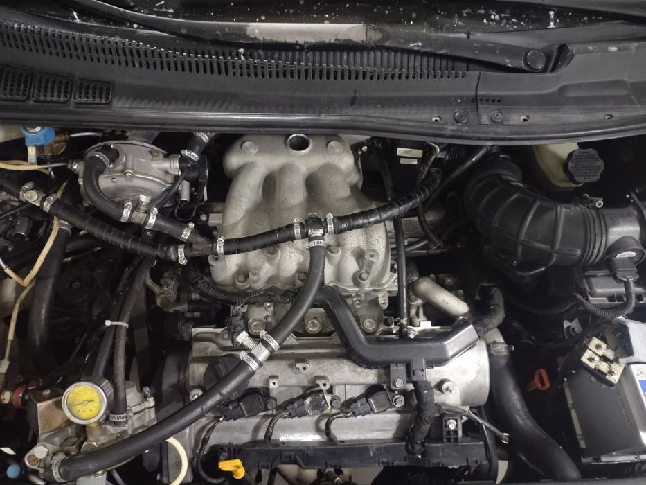 Kia carnival moshina sotiladi