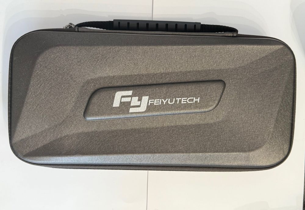 Стабилизатор (Гимбал) Vimbal 2 Feiyutech за мобилни телефони.