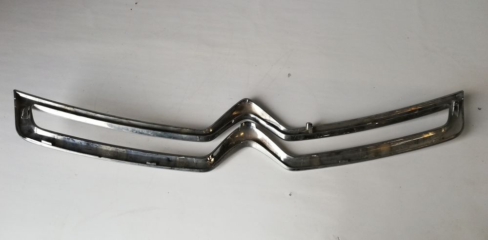 Лайстна за предна решетка Citroen C3 2 Facelift 2013-