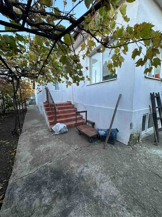 Продавам къща близо до центъра на град Каварна