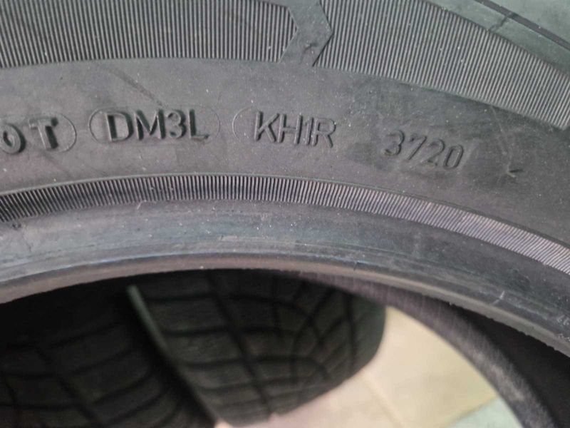 4 Bridgestone R18 235/55
зимни гуми DOT3720