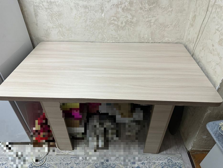 Продам кухонный стол