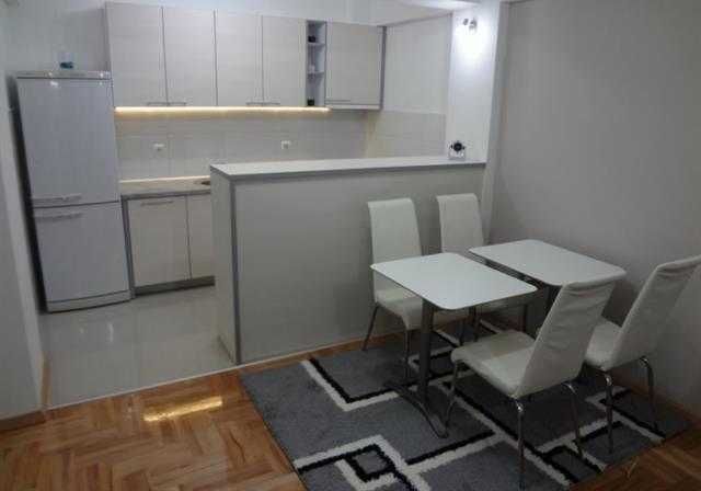 Дава се под наем Тристаен апартамент в Бургас, Възраждане - 65 кв.м за 280.5 € - Снимка #2