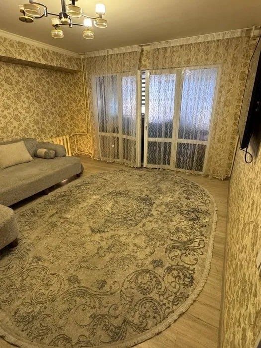 Квартира на Шота Руставели -кафе Бон 2*3/7/9 общ пл 60м с обстановкой