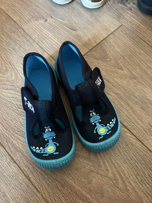 Кецове -зелени -22 н -до 28 н има обувки